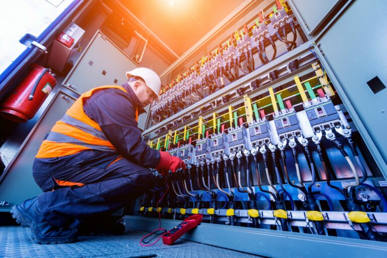 Electricien Industriel